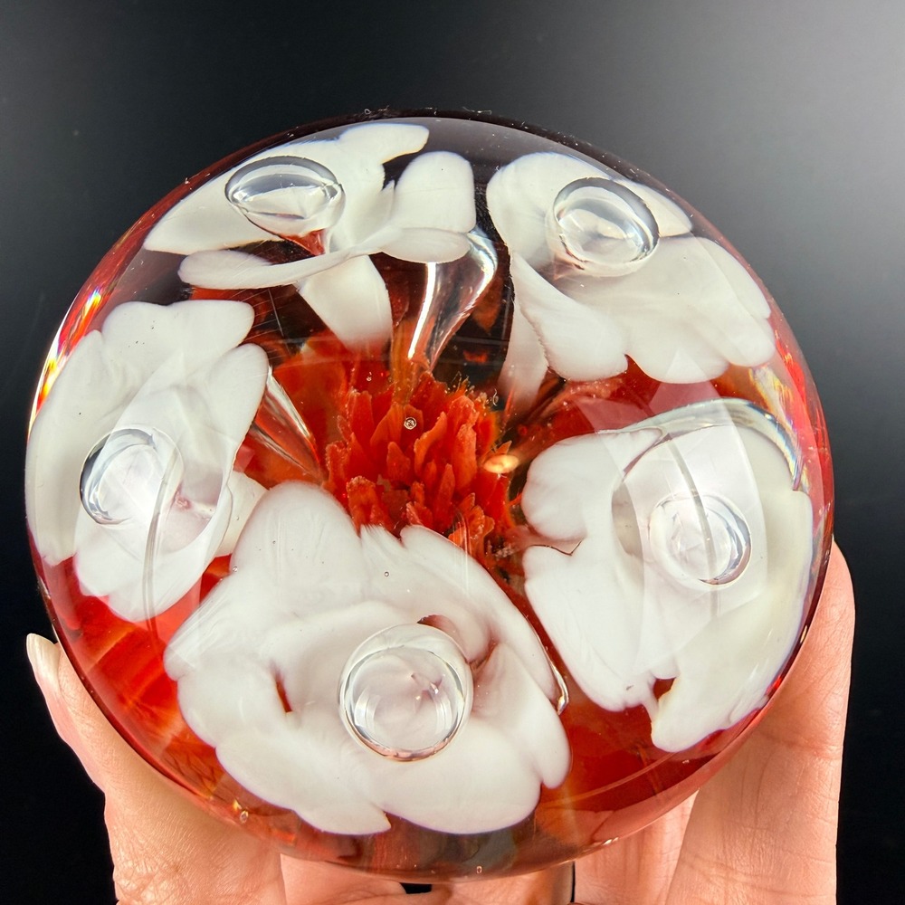 Joe St. Clair‎ Art Glass Paperweight Signed Red White Lily Controlled Bubble